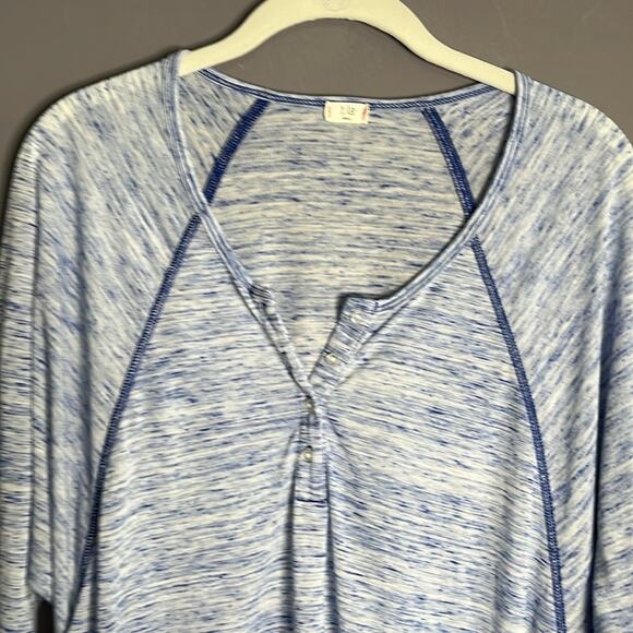 t. la Blue Lightweight Oversized Henley Size Small - Picture 3 of 8